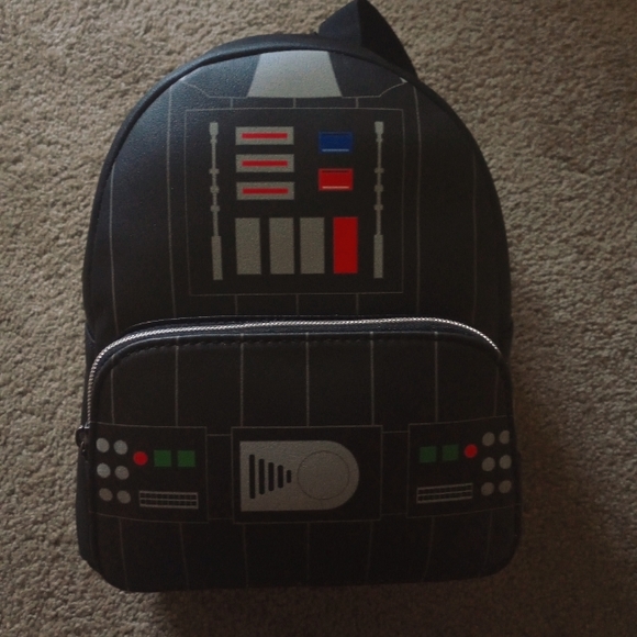 Funko Darth Vader 11.5" Mini Backpack - Picture 1 of 3